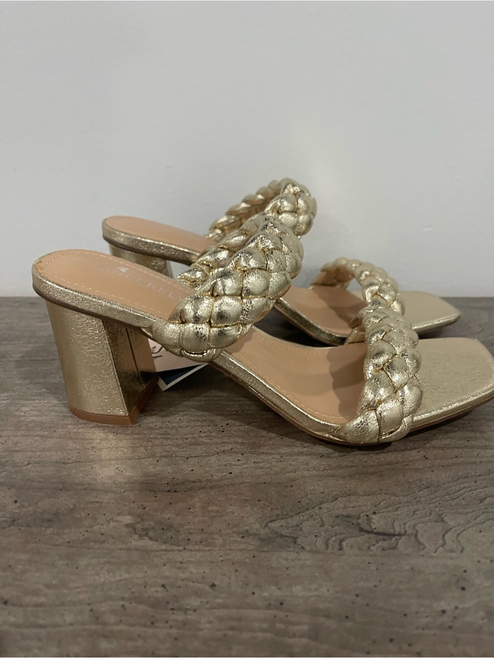 Womens Gold Braided Double-Strap Block Heels size 8- NEW WITH TAGS